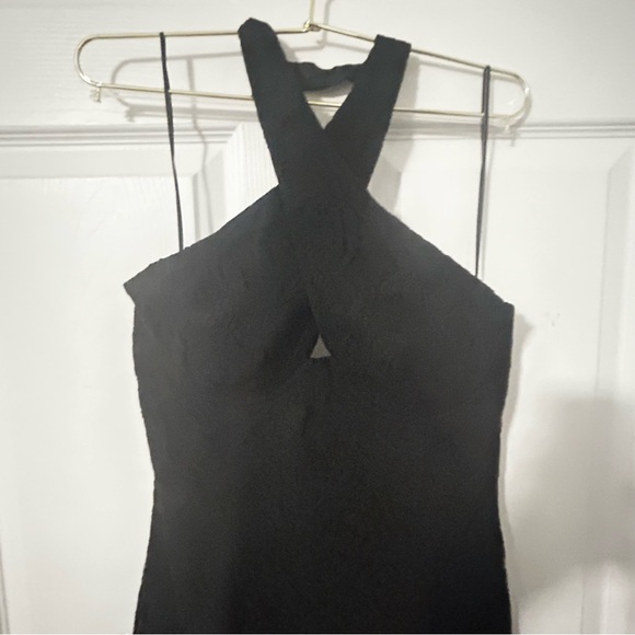 NWT BARDOT RIVIERA LACE HALTER COCKTAIL AND PARTY DRESS NWT BARDOT - Picture 4 of 10